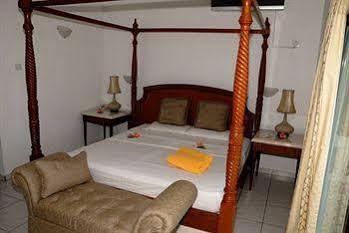 Port Glaud Edens Holiday Villas מראה חיצוני תמונה