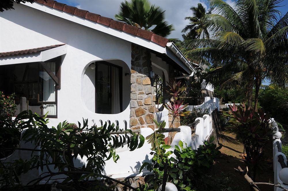 Port Glaud Edens Holiday Villas מראה חיצוני תמונה