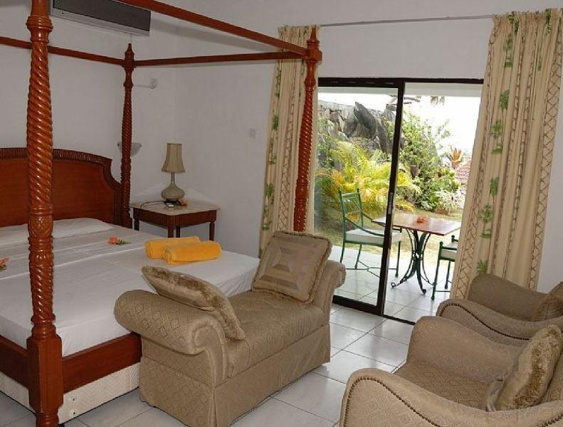 Port Glaud Edens Holiday Villas חדר תמונה